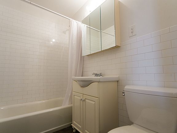 4th image of 1342 De Kalb Ave #6E