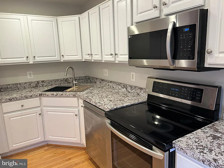 111 Maximillian Ct SW — Photo 8