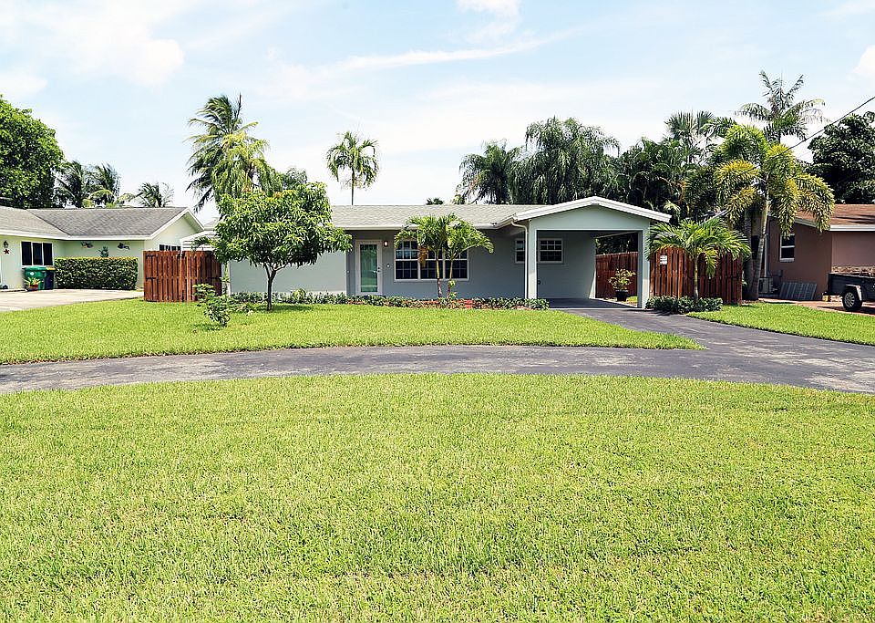 1st image of 4582 SW 35th Ave