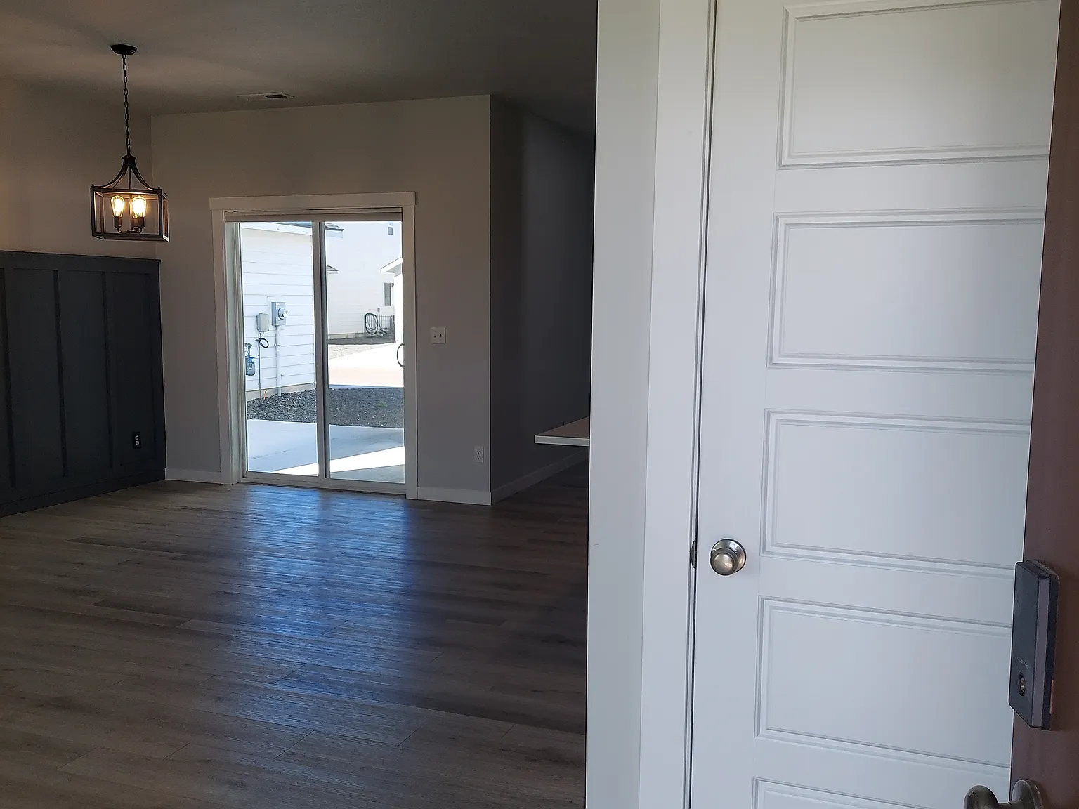 3 bed, 2.5 bath, 1889 sqft, $2,600 — Photo 3