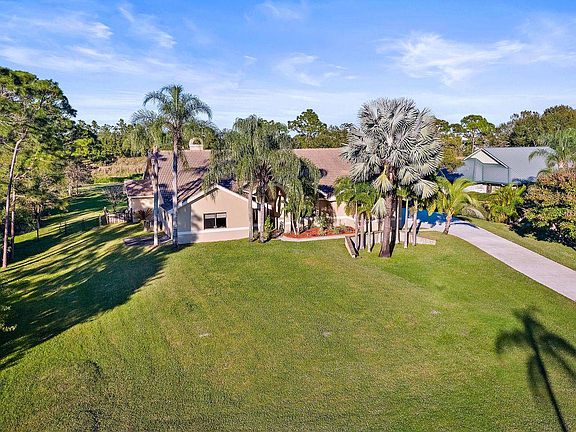 2nd image of 4071 SW Bimini Cir N