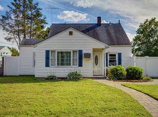73 Mill Ln, Levittown, NY 11756