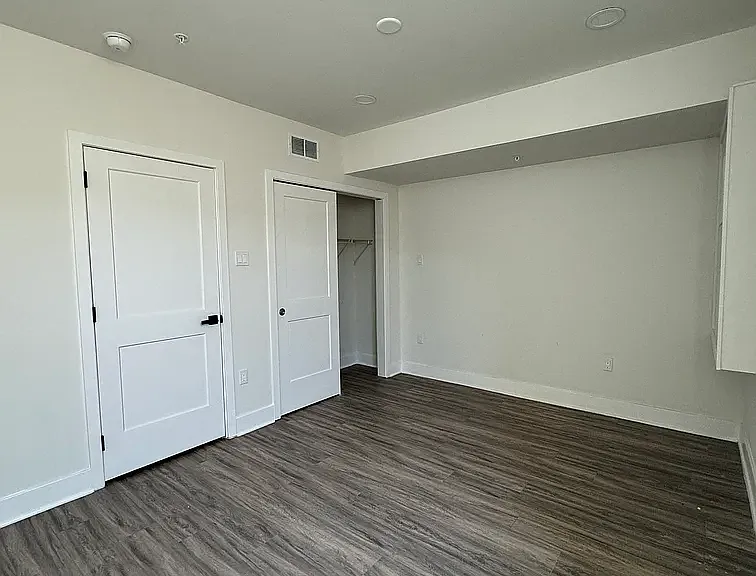 2511 E Tioga St #F8 — Photo 21