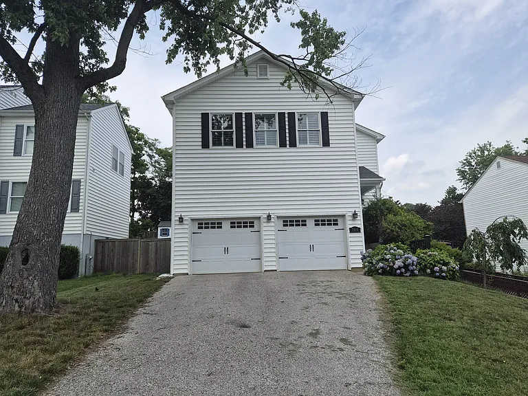 708 Genessee St — Photo 1