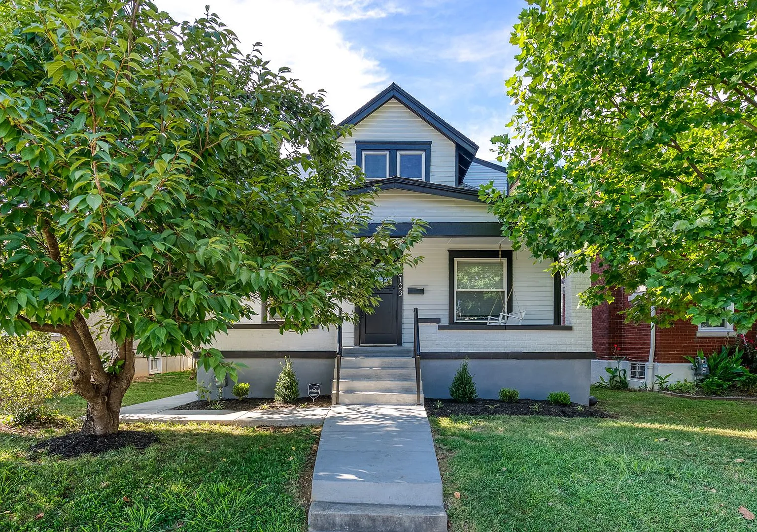 House For Rent — Photo 2