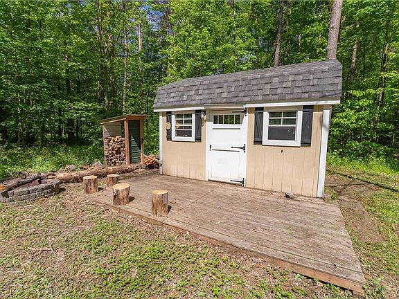 5th image of 8804 Becker Rd