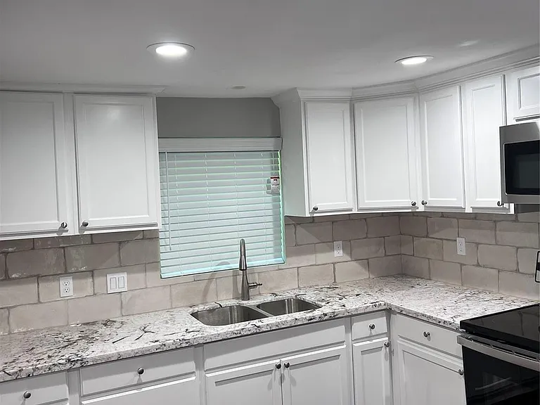 214 S San Jacinto Ave — Photo 5