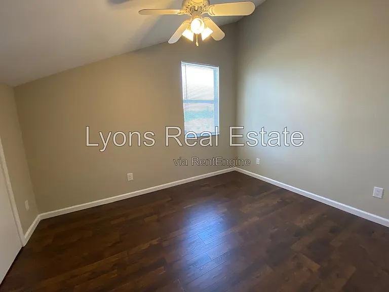 17407 Ellie Dr — Photo 35