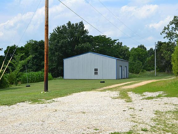 4th image of 237 Rockytop Ln