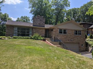 955 Crescent Blvd, Glen Ellyn, IL 60137