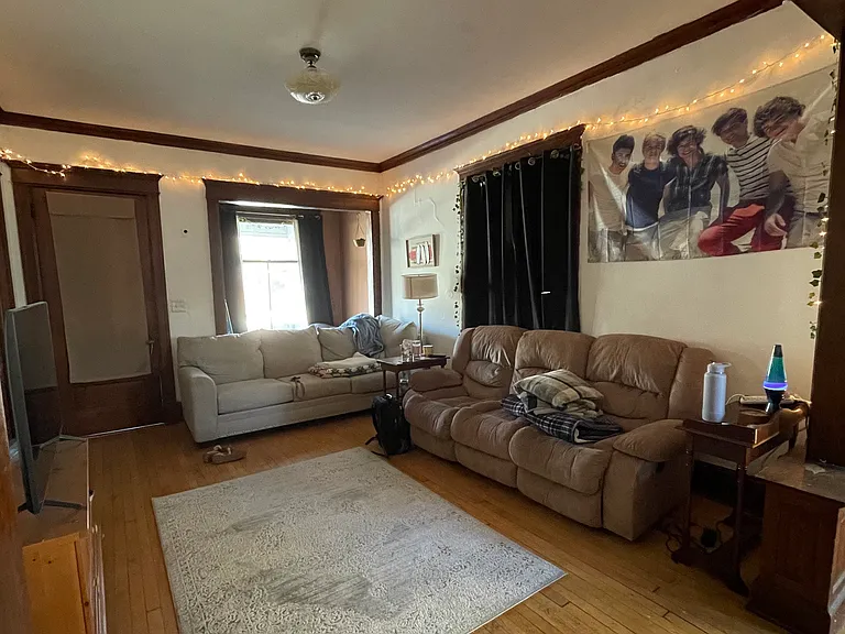 2835 N Murray Ave — Photo 2