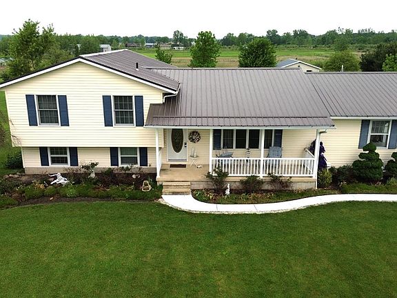 2nd image of 1452 E Town Line Rd #131