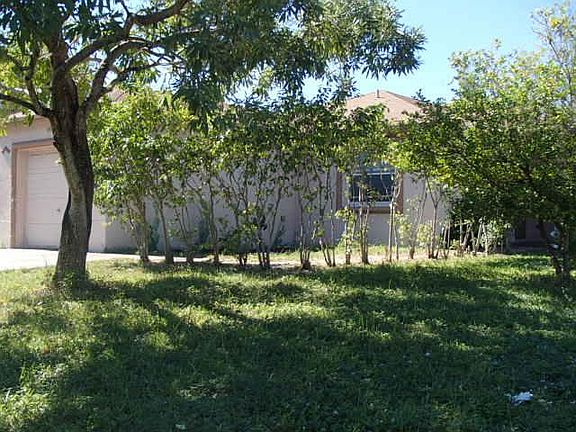 3rd image of 745 NW 15th Ave