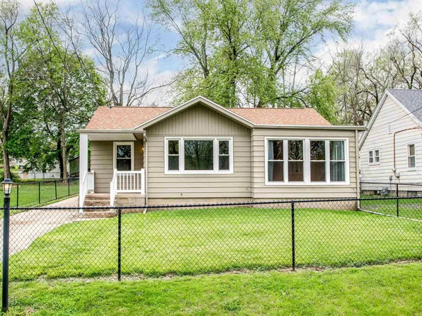 538 Roberts St, Creve Coeur, IL 61610