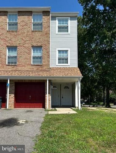 1st image of 106 Chaucer Rd