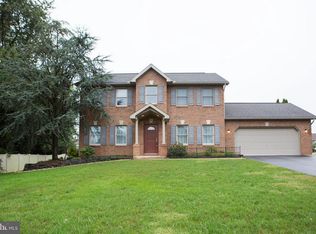 73 Monroe Dr, Chambersburg, PA 17201