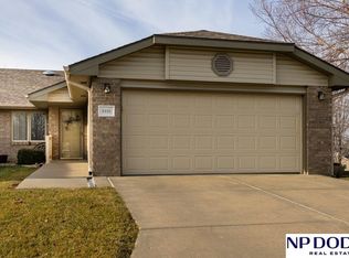 8401 Peregrine Ct, Lincoln, NE 68505