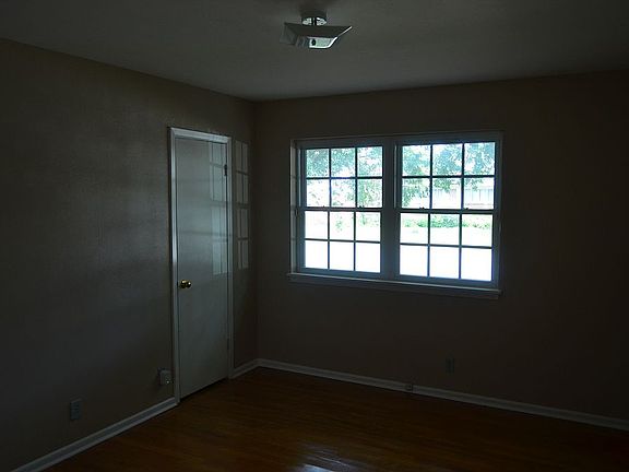 2nd image of 6733 Victoria Ave