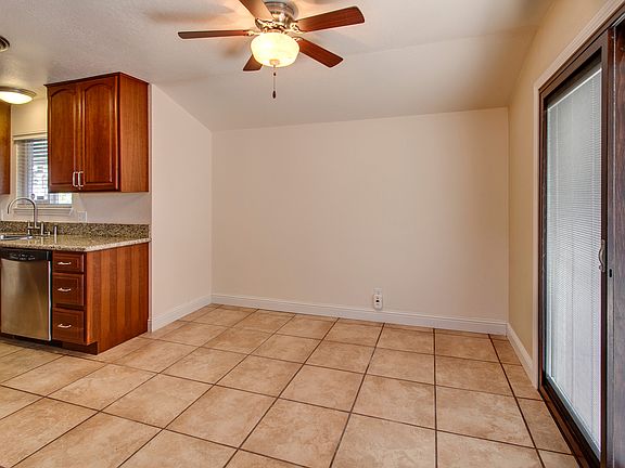 5th image of 502 Palm Ct