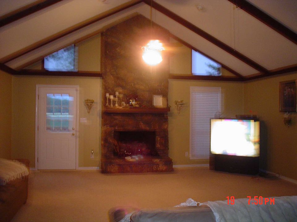2nd image of 1335 Lake Joyce Rd