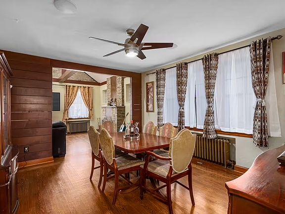 3rd image of 5638 Botanical Ave