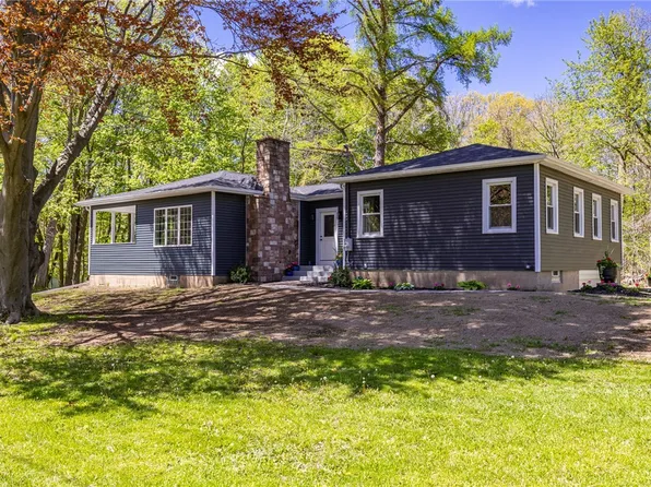 16 Pine Hill Rd, Spencerport, NY 14559