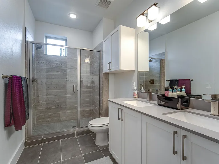 4819 Caroline St #308 — Photo 8