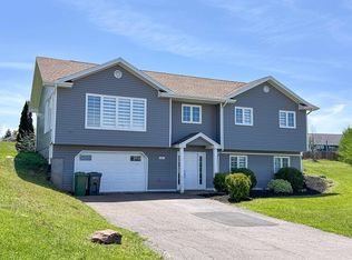 46 Maclauchlan Dr, Stratford, PE C1B1M2