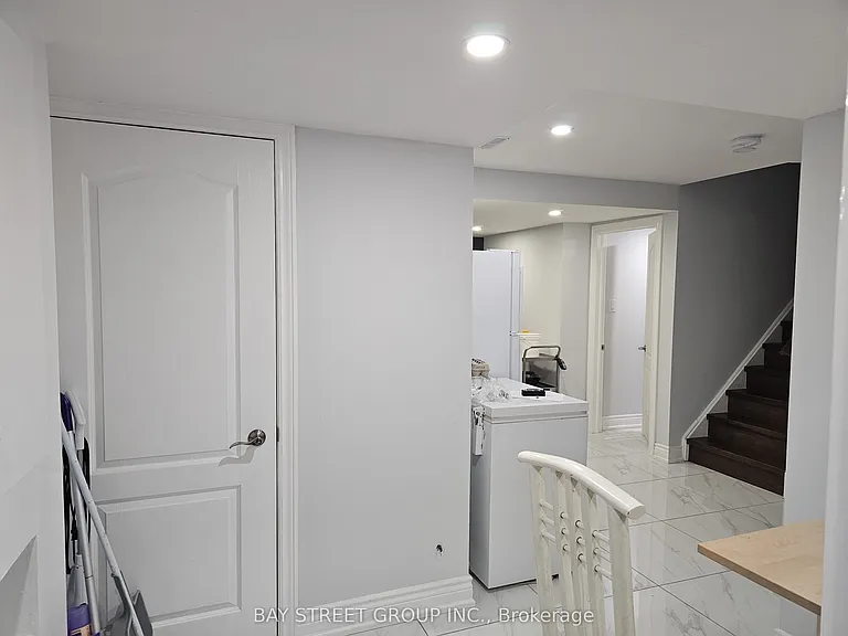 3177 Colonial Dr #1 — Photo 6