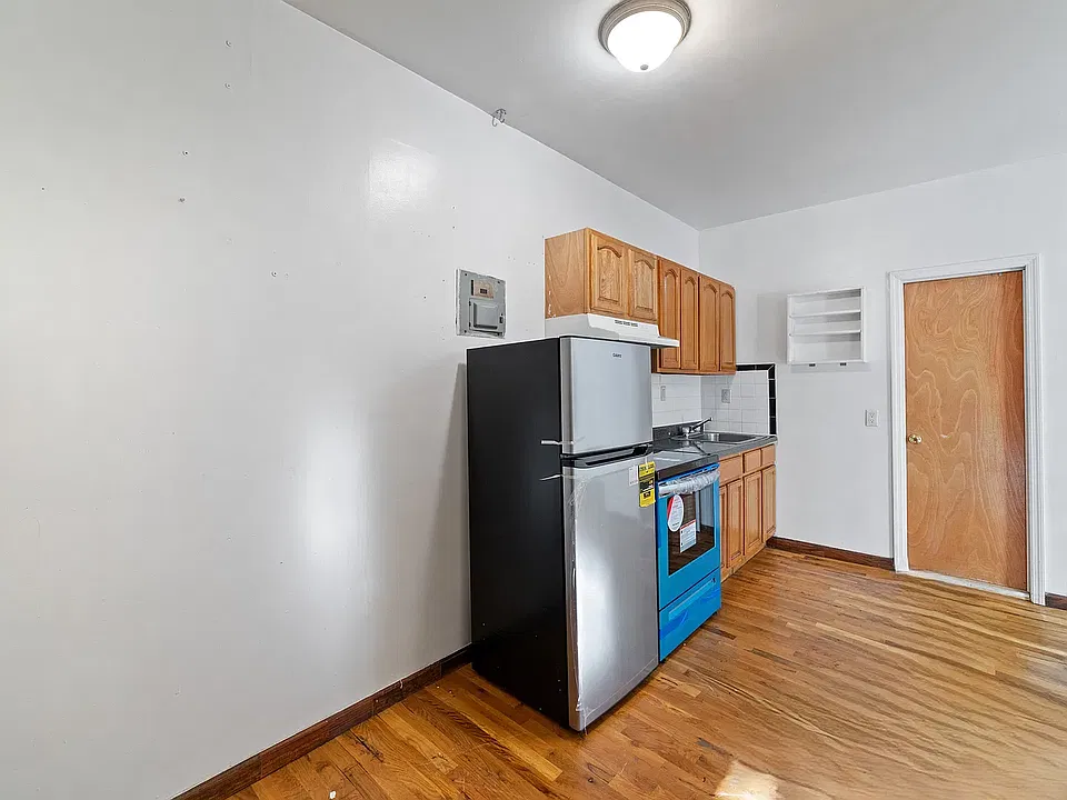 44 Malcolm X Blvd #1D