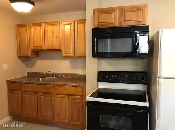 384 High St, Pottstown, PA 19464