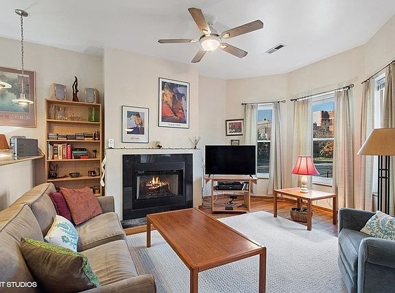 2nd image of 1549 W Farwell Ave #1W
