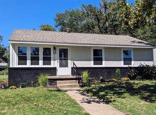 901 Forest Dr, Sand Springs, OK 74063