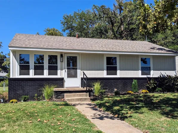 901 Forest Dr, Sand Springs, OK 74063