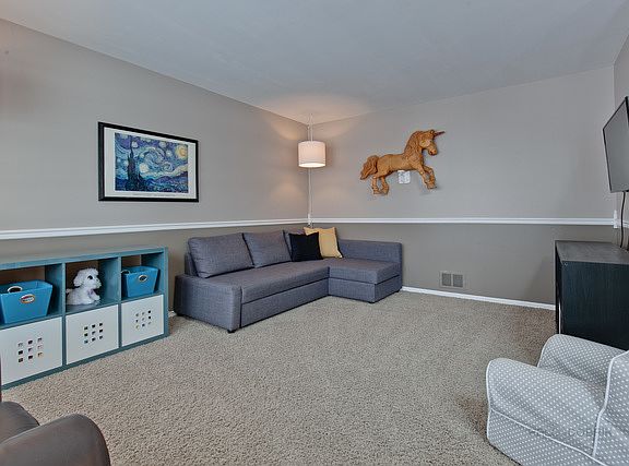 4th image of 4065 Peartree Dr