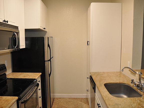 4th image of 7116 Cross Creek Cir APT B