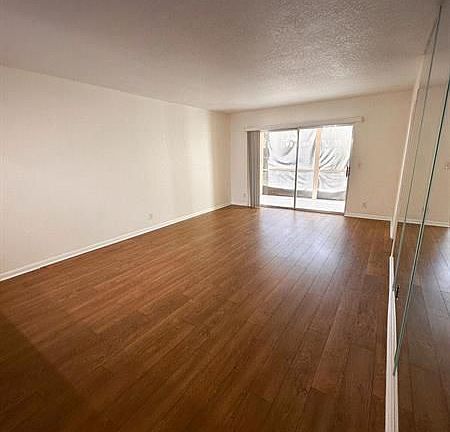 5th image of 1638 Embassy Dr APT 104