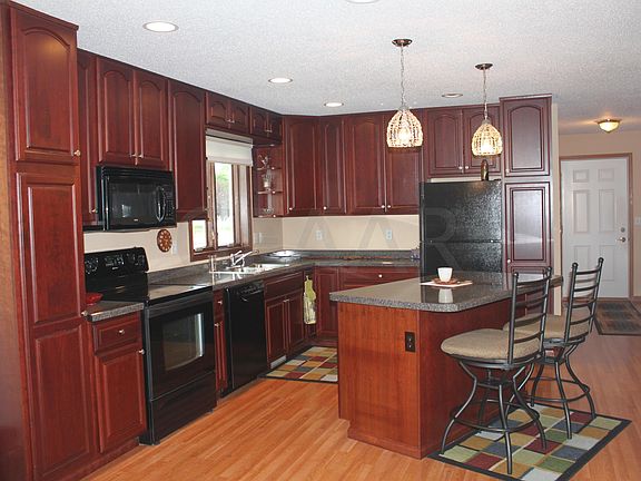 4th image of 419 Crestwood Ct SE