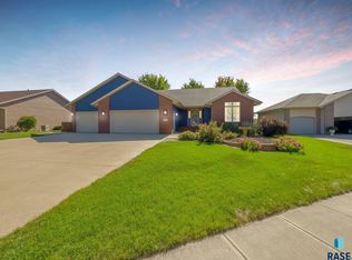 309 E Switch Grass Trl, Brandon, SD 57005