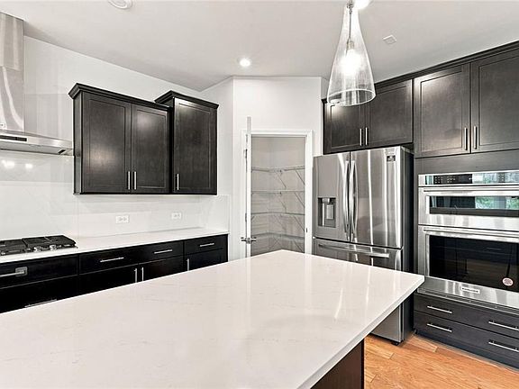 5th image of 406 Riverclub Rd