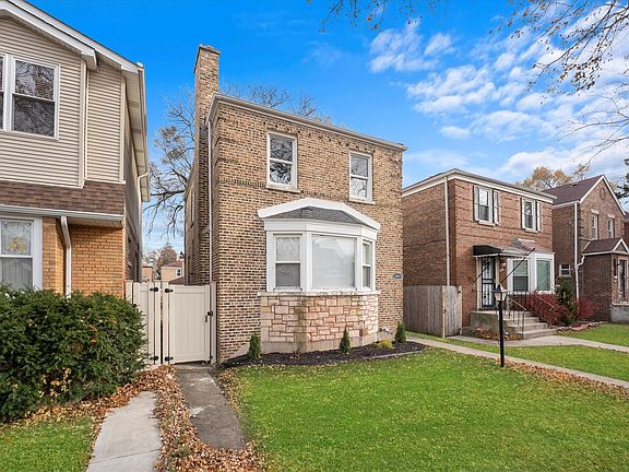 2nd image of 10519 S Eberhart Ave