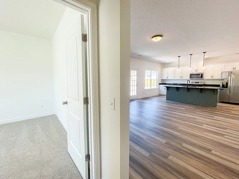 549 Meloney Dr — Photo 14