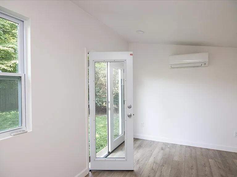 1755 Lyle Ave — Photo 34