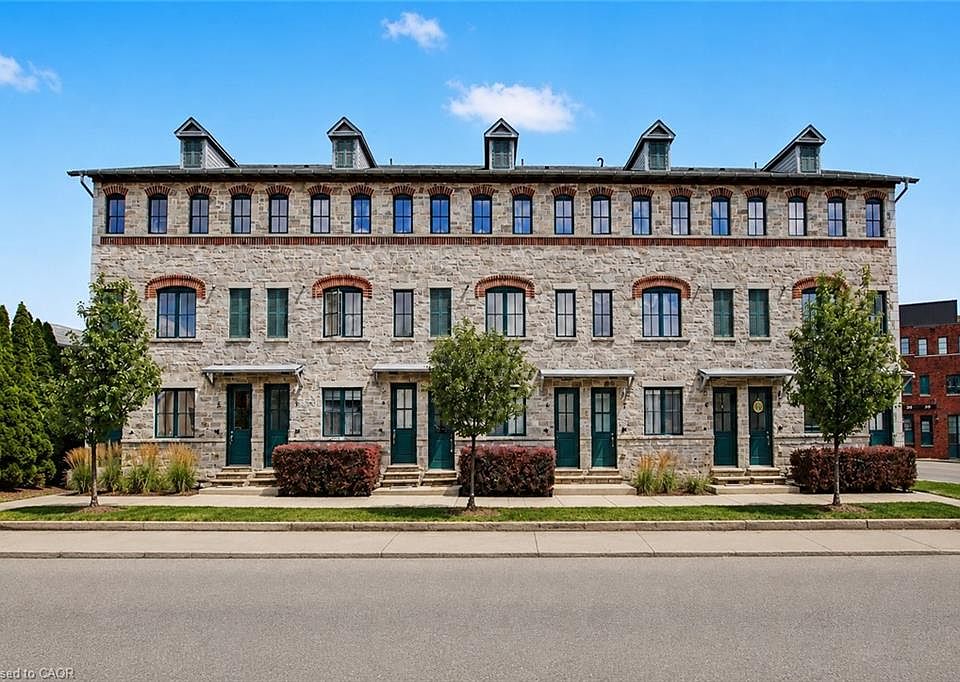1st image of 290 Barton St W #4