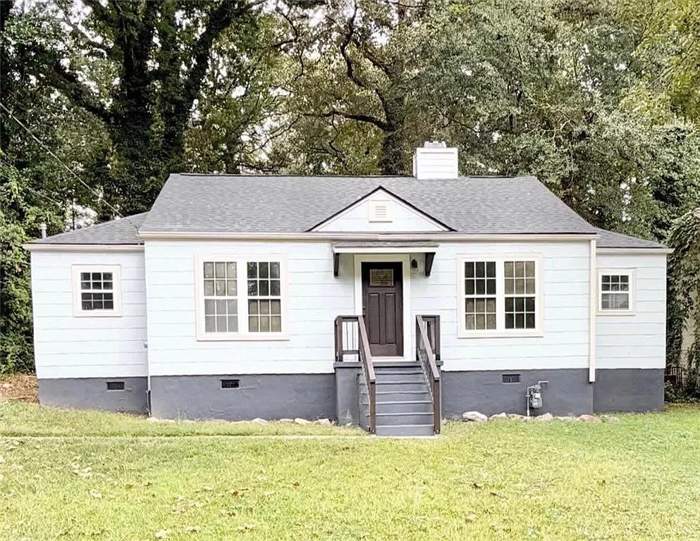 3 bed, 2.0 bath, 988 sqft, $2,300 — Photo 1