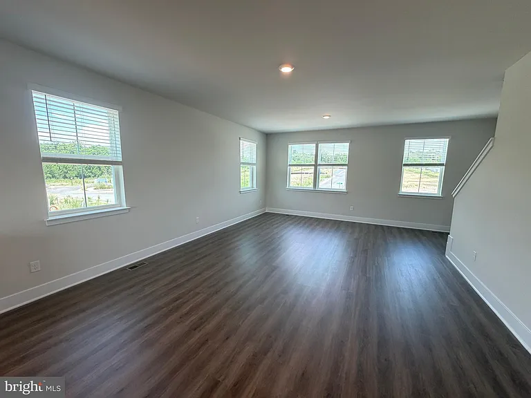 480 Sophie St — Photo 7