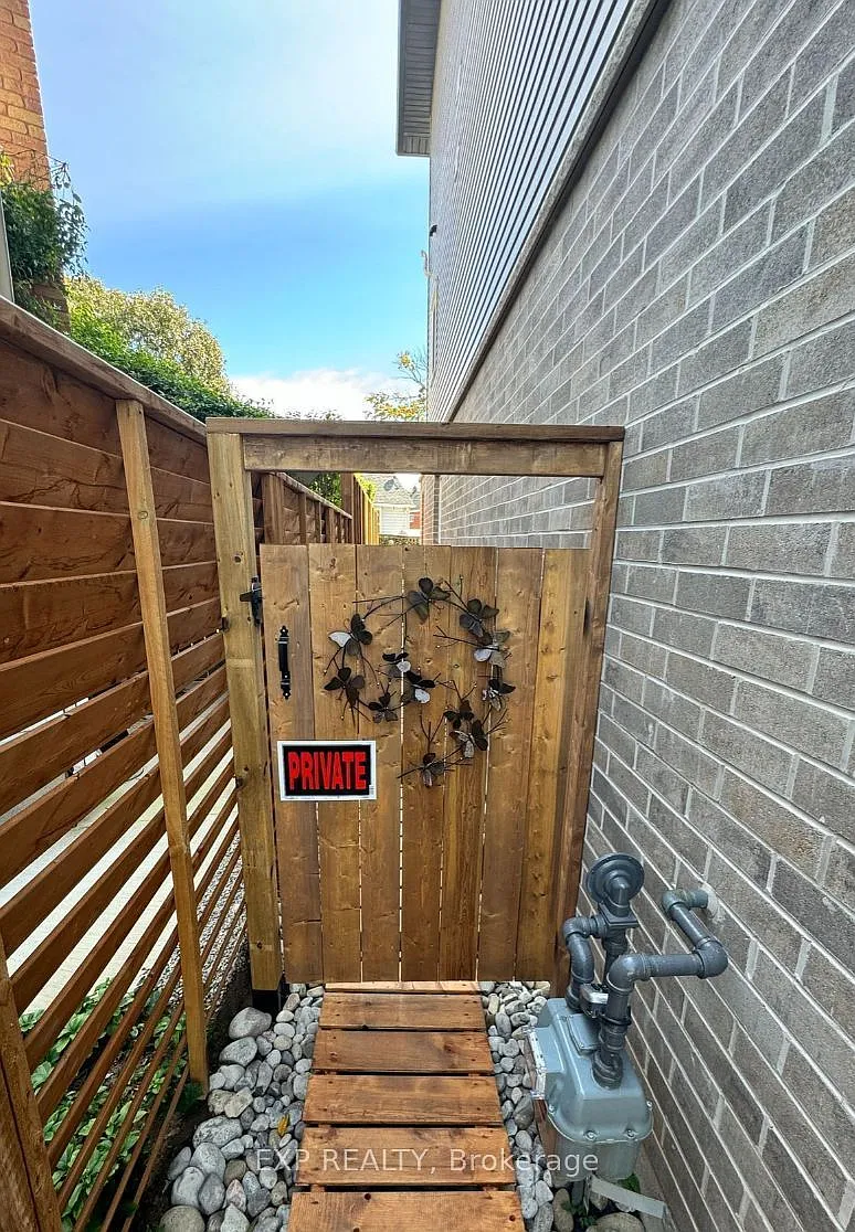 1 bed, $1,250 — Photo 2