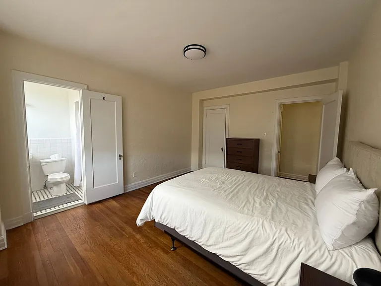 New King Edward Apartments — Photo 370