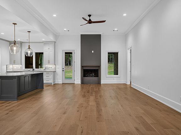 4th image of 217 Gardens Gate Cir