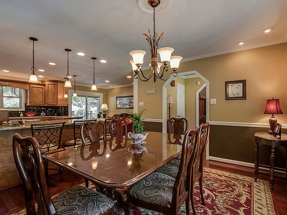4th image of 505 Mountain Breeze Ln